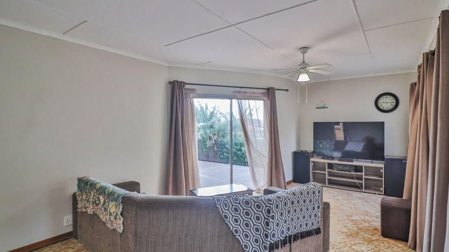 3 Bedroom Property for Sale in Sunrise On Sea Eastern Cape